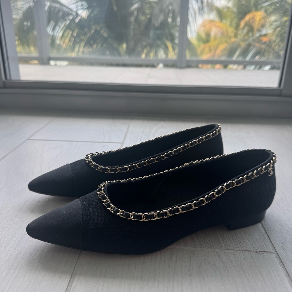 Chanel Black Ballet Flats with Gold Chain – Size 41